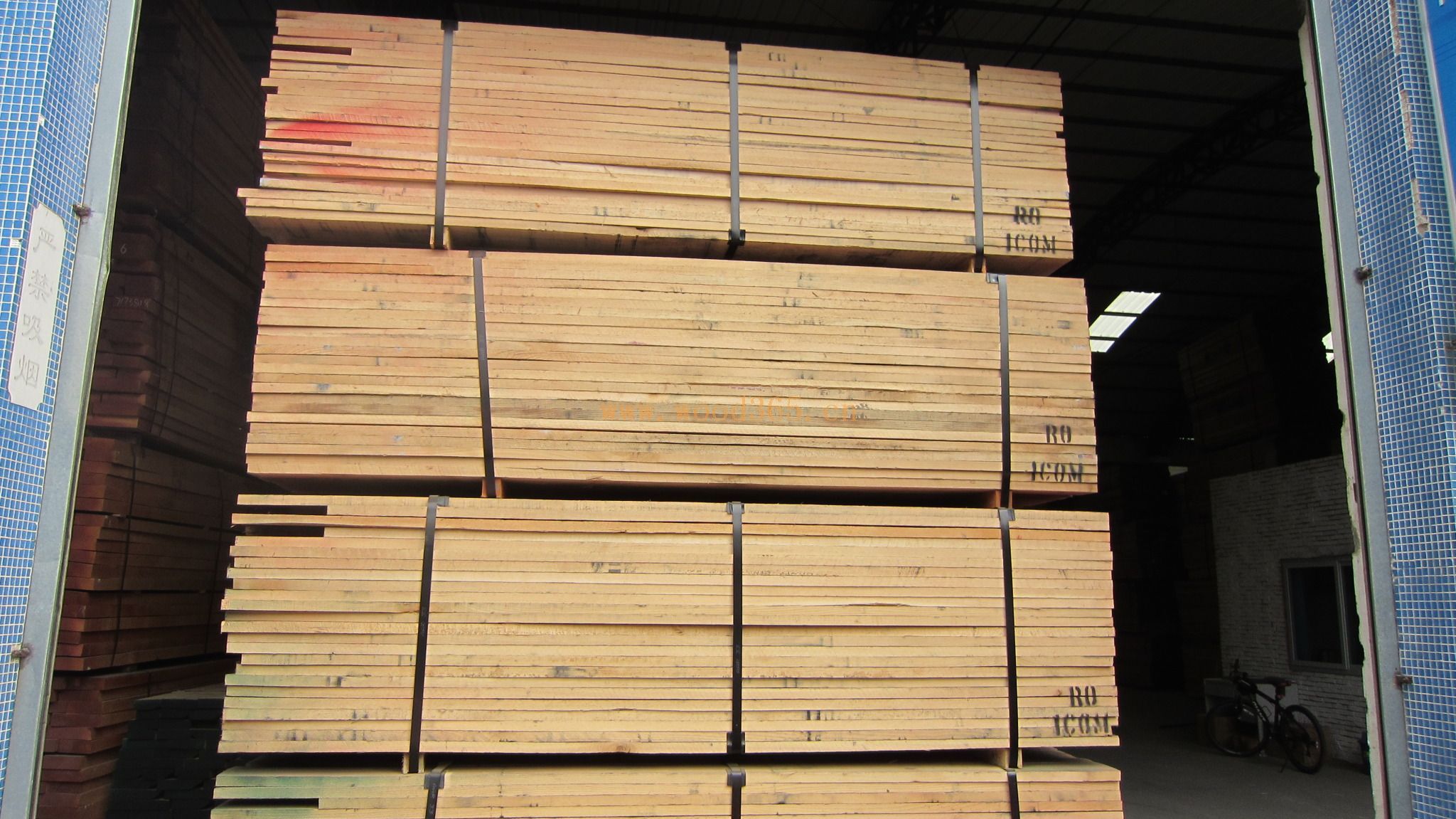 東莞市森瑞木業 優質北美進口木材與專業服裝服飾批發的一站式選擇